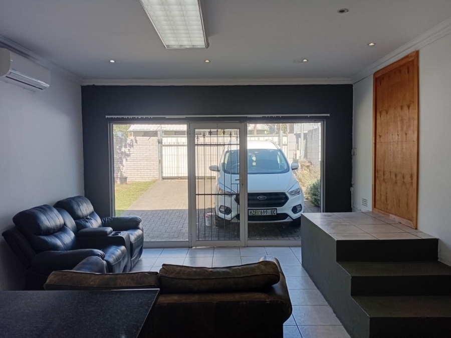 To Let 1 Bedroom Property for Rent in Berea Eastern Cape